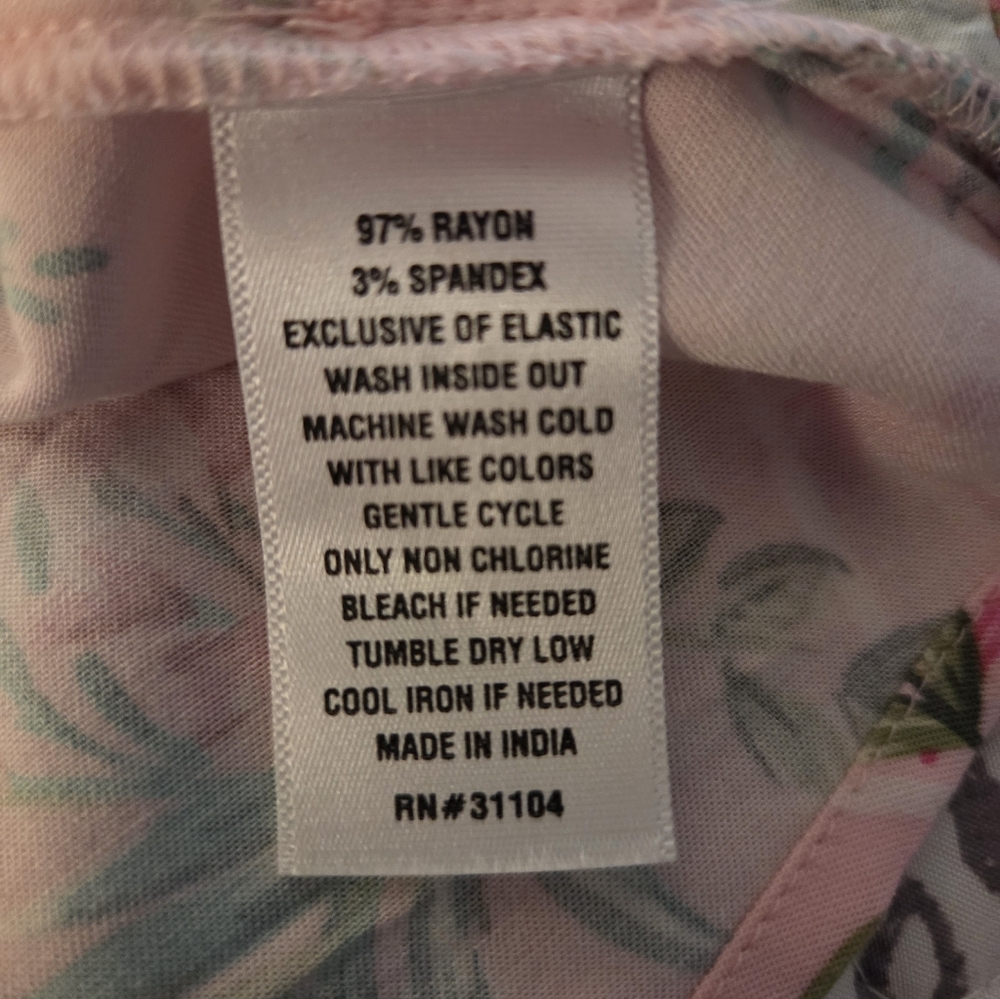 Crown & Ivy Pink Floral Blouse - Picture 6 of 6